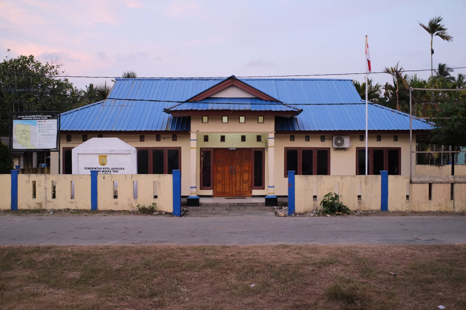 Pemandangan Kampung Skouw Mabo
